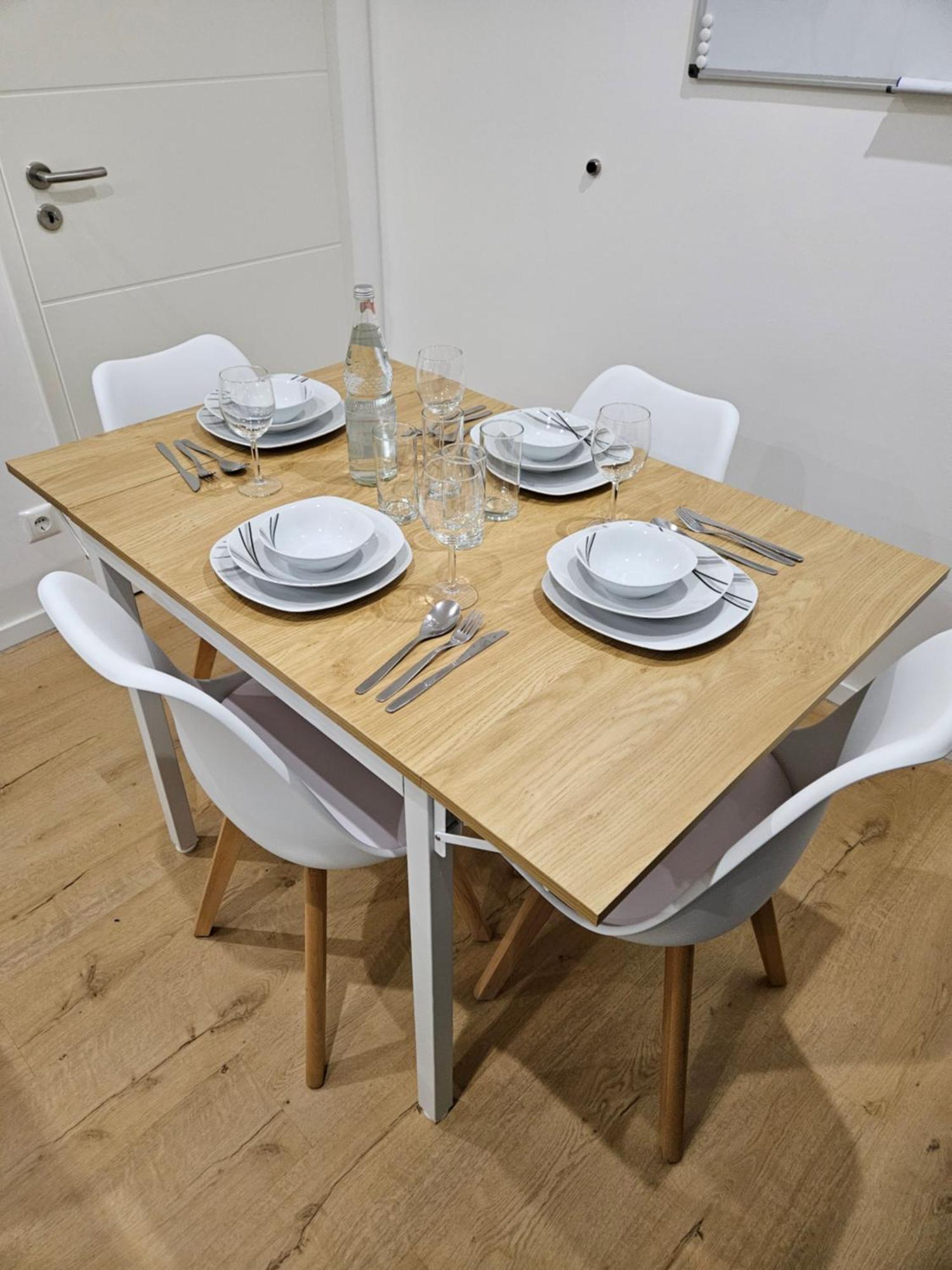 Modern Homes - Voll Ausgestatte Wohnung - Balkon - Hotelbetten - 4K Tv - Wlan Moers Exterior photo