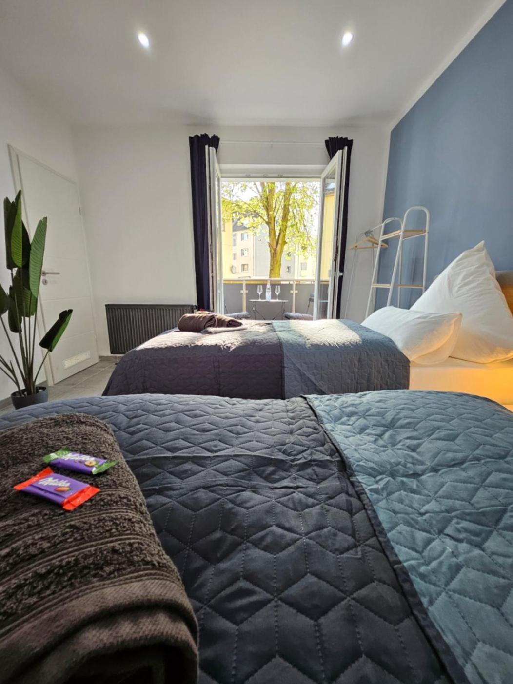 Modern Homes - Voll Ausgestatte Wohnung - Balkon - Hotelbetten - 4K Tv - Wlan Moers Exterior photo