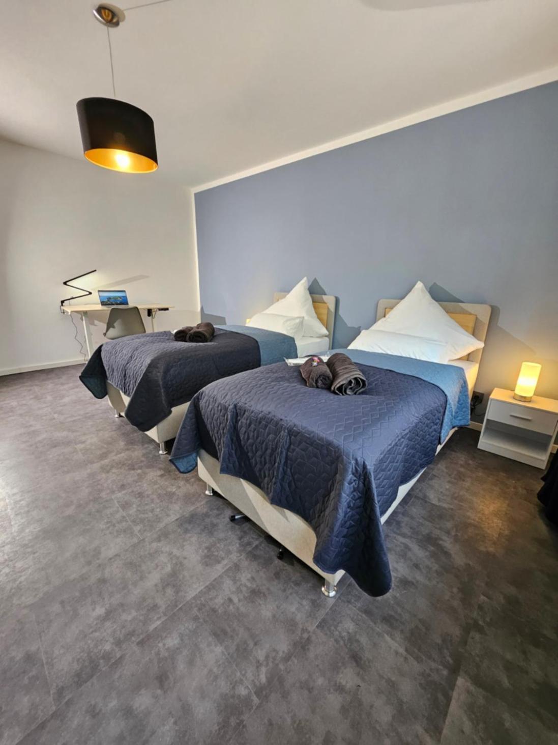Modern Homes - Voll Ausgestatte Wohnung - Balkon - Hotelbetten - 4K Tv - Wlan Moers Exterior photo